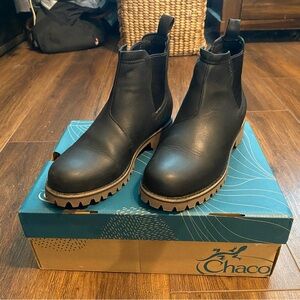 Chaco Women’s Fields Chelsea Boots Black Leather